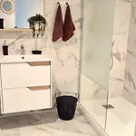 L'ambre - Moderne - Equipe - Douche Lejlighed Lourdes